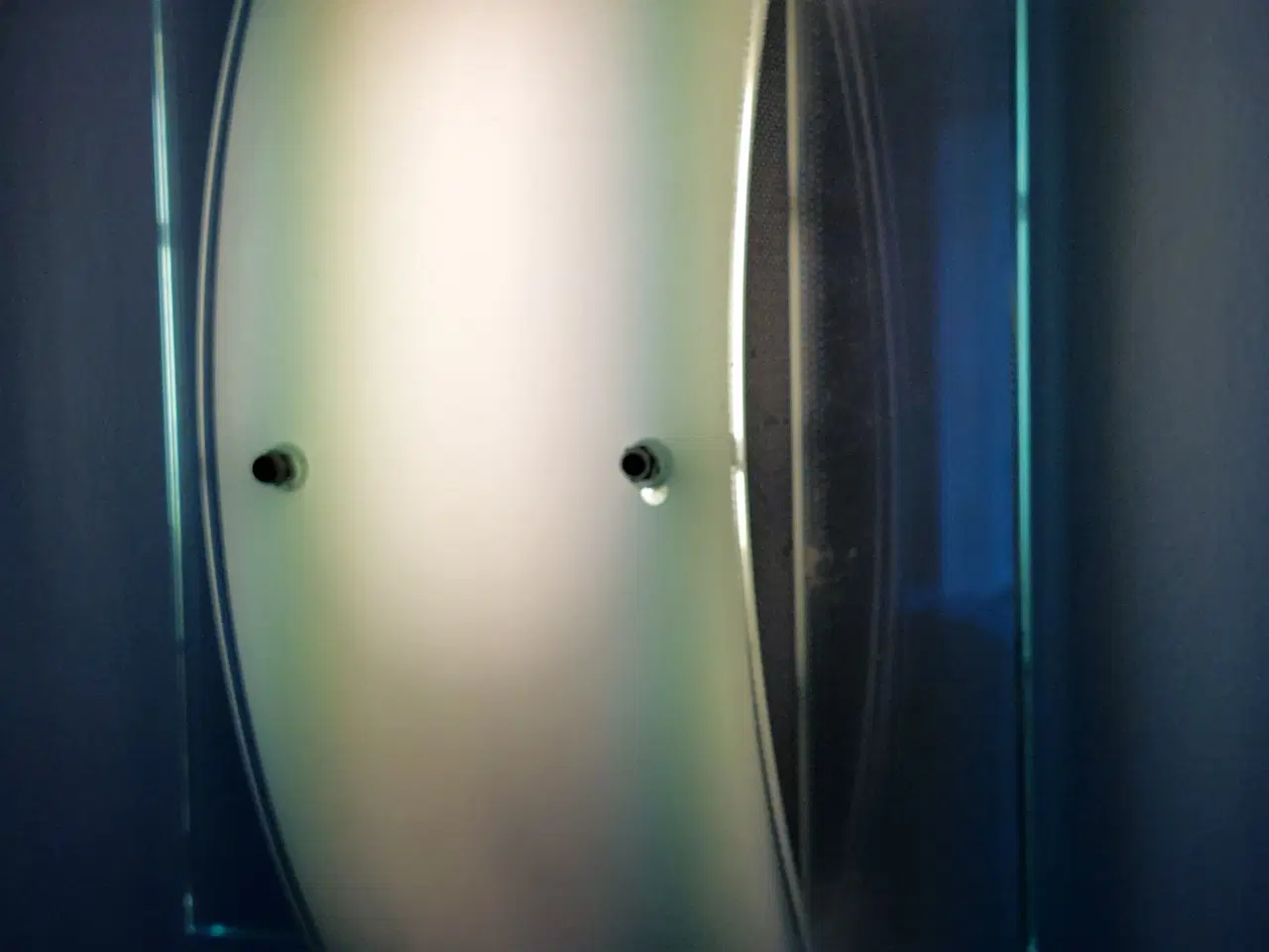 Billede 1 - 2 stk. fint/elegant væghængt senge/læsse lamper