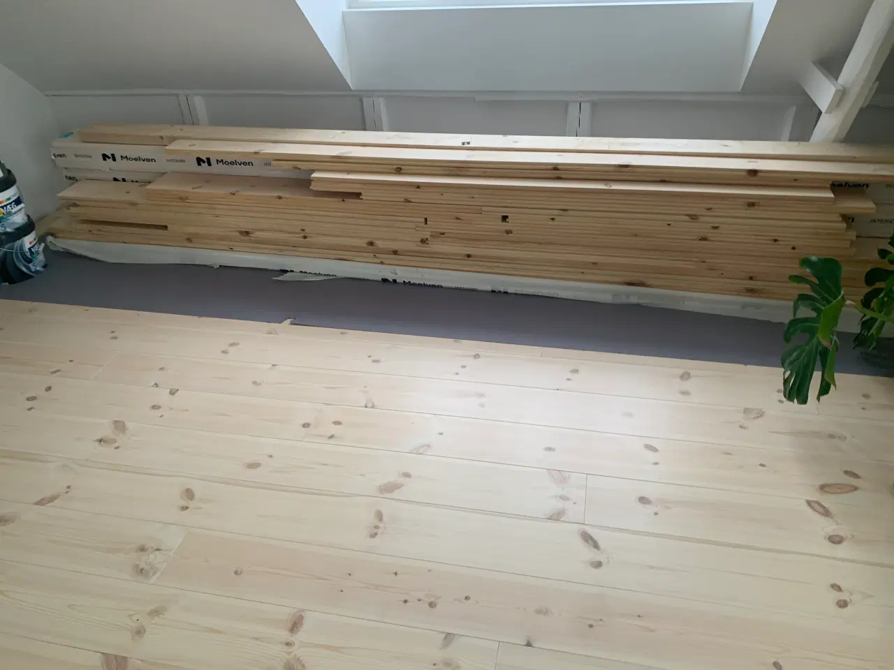 Billede 3 - Moelven, Plankegulv, Arctic Fyr, hvidpigmenteret