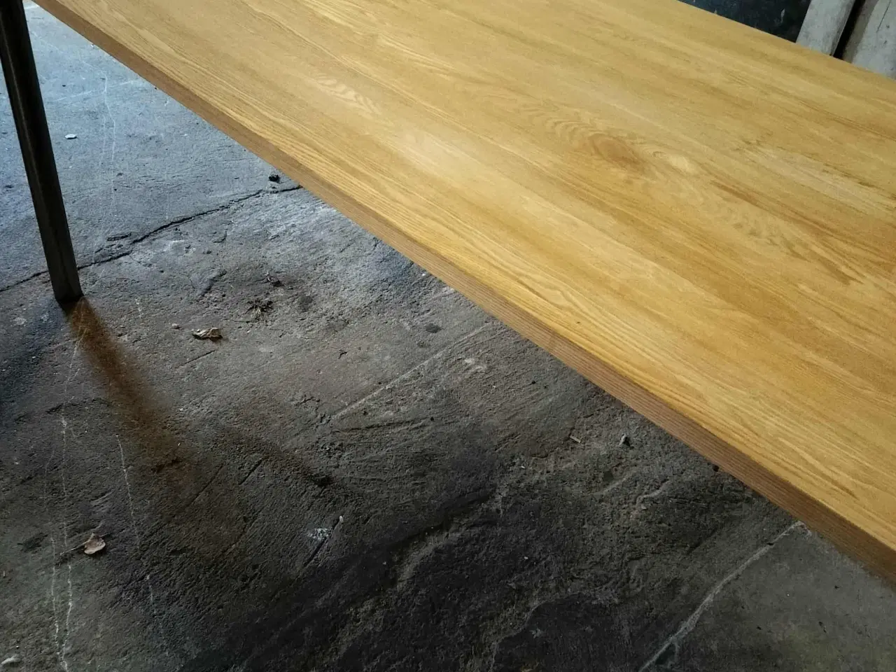 Billede 2 - Spisebord i stål og egetræ