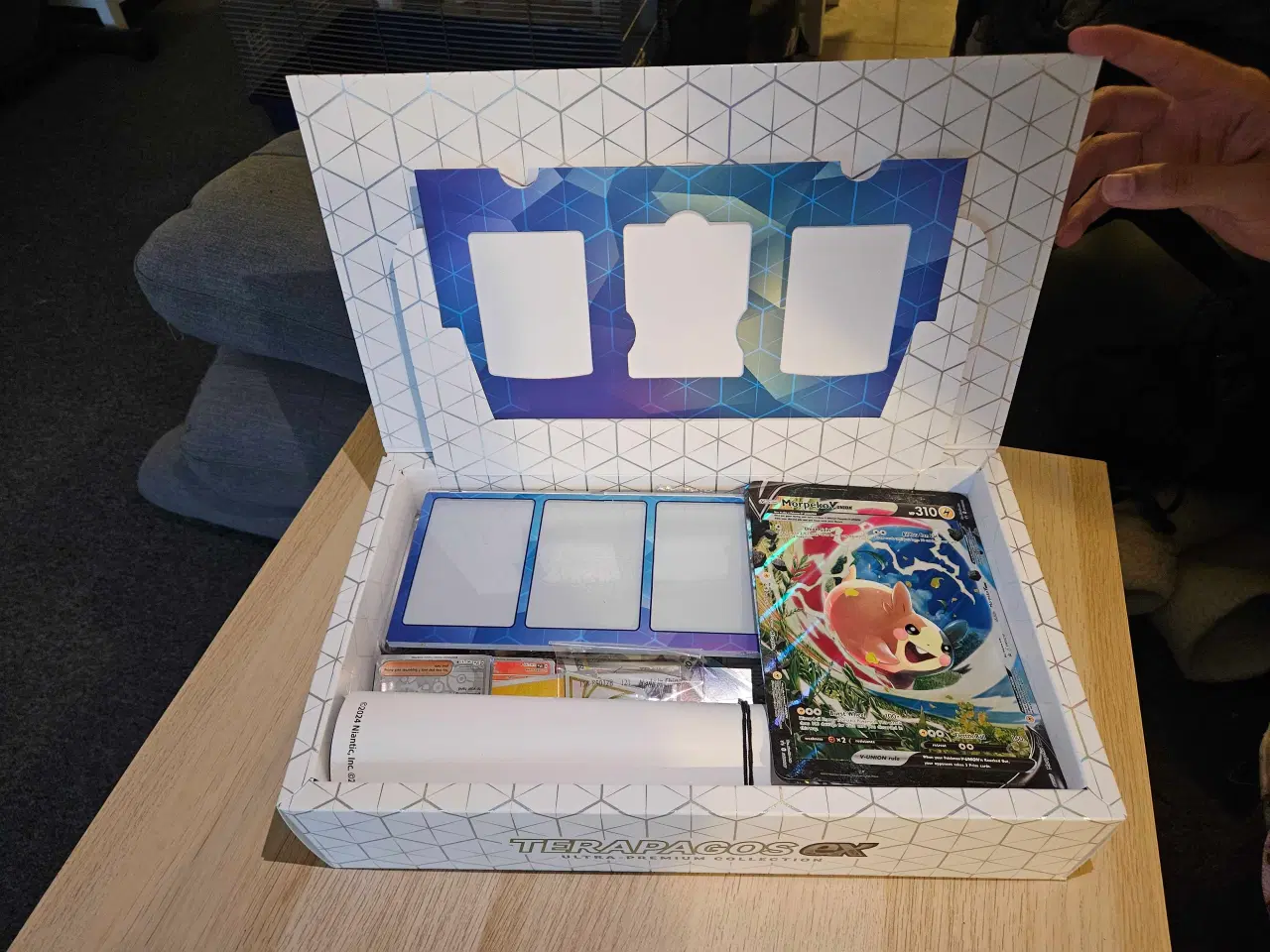 Billede 5 - Stor Pokémon boks fyldt med kort og accessories