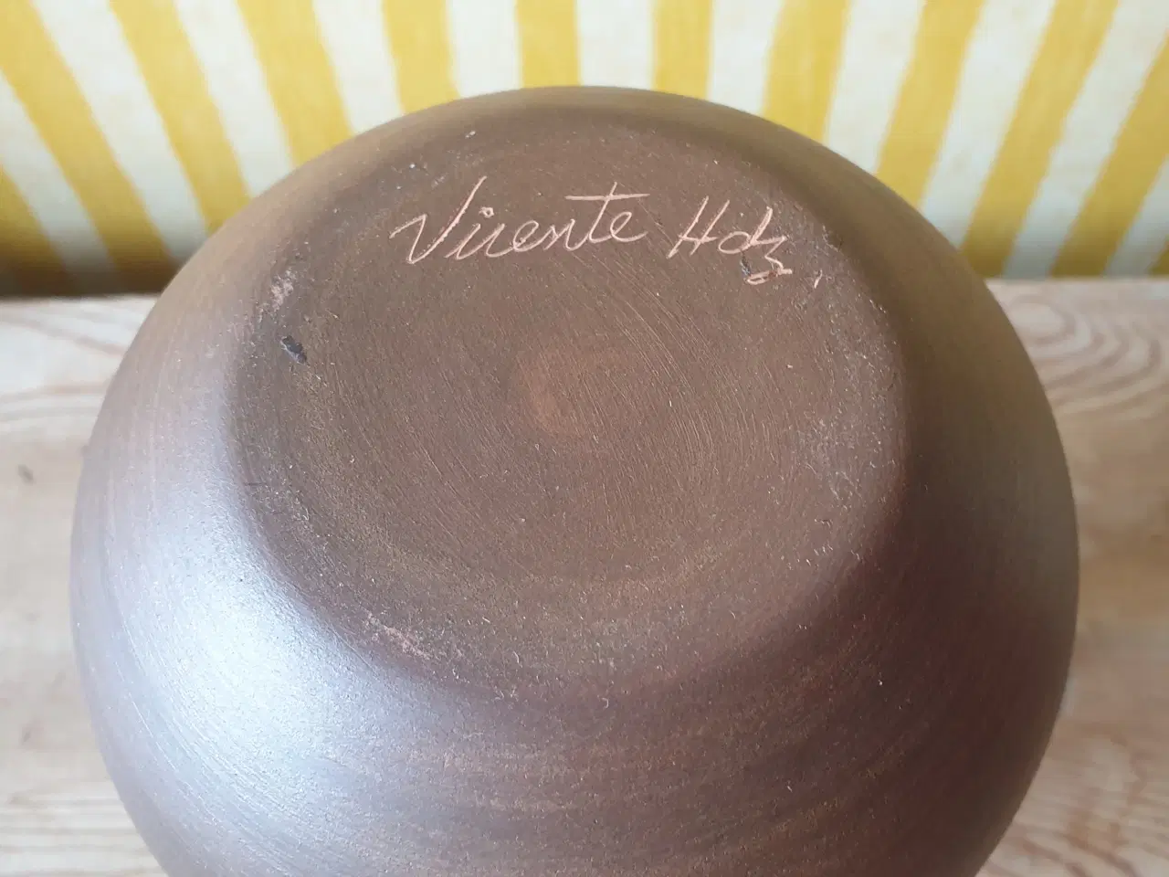 Billede 3 - Lille vase med flot mønster. Vicente Holz