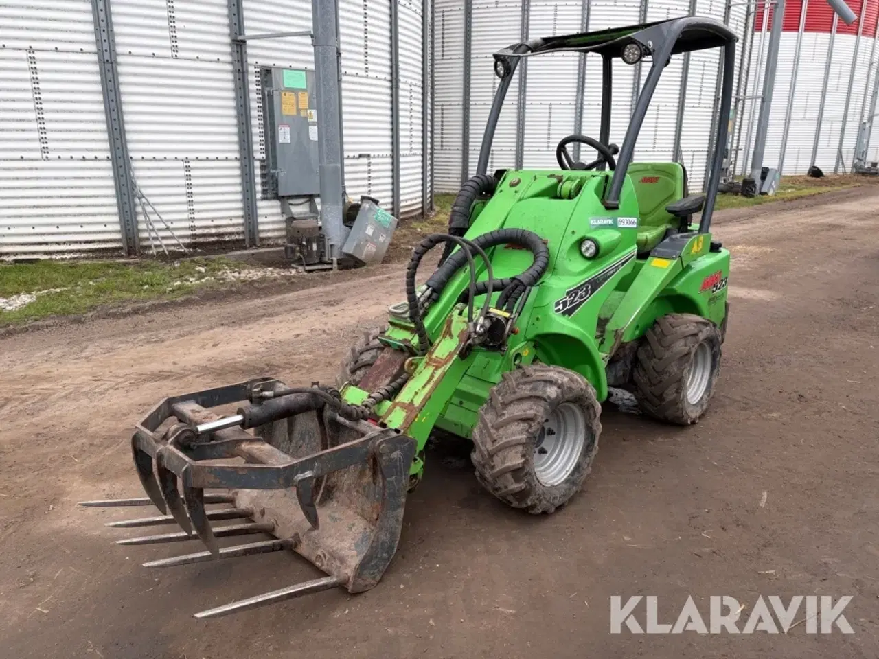 Billede 1 - Minilæsser Avant 523