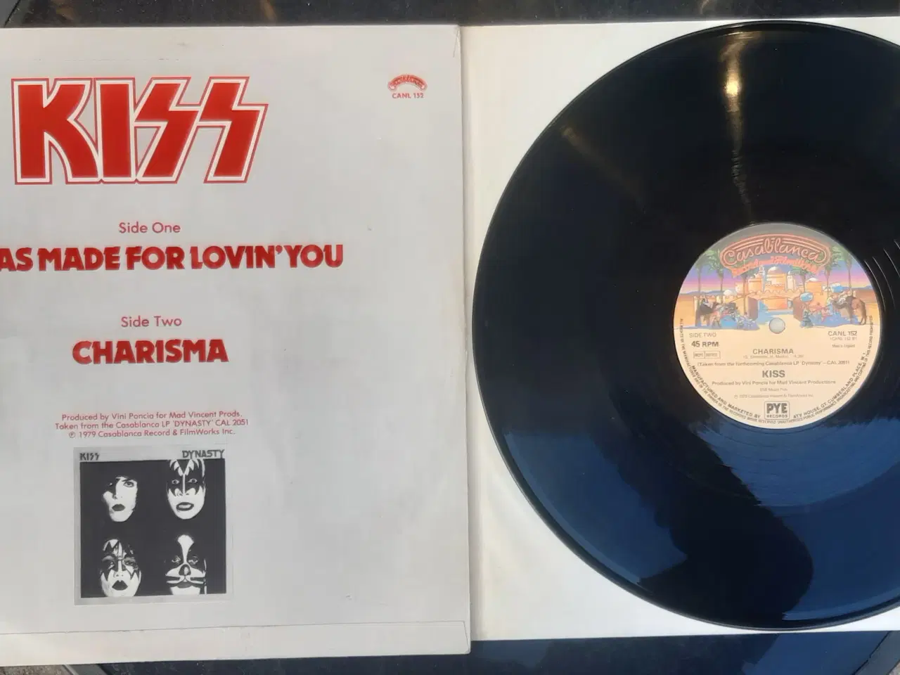 Billede 2 - Kiss ... i was made for loving you 12" maxi UK