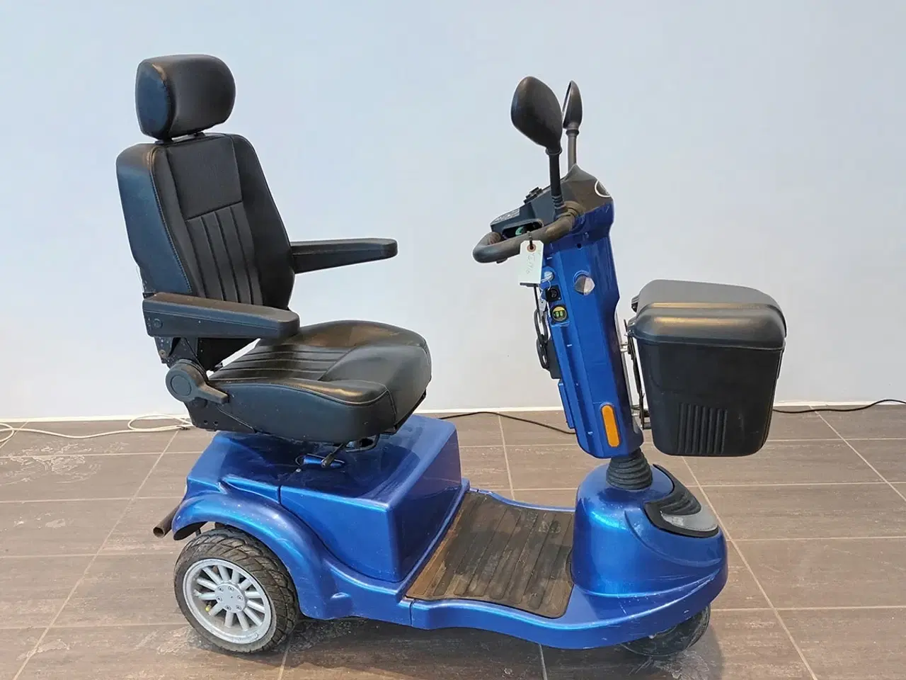 Billede 1 - LM-450 blå