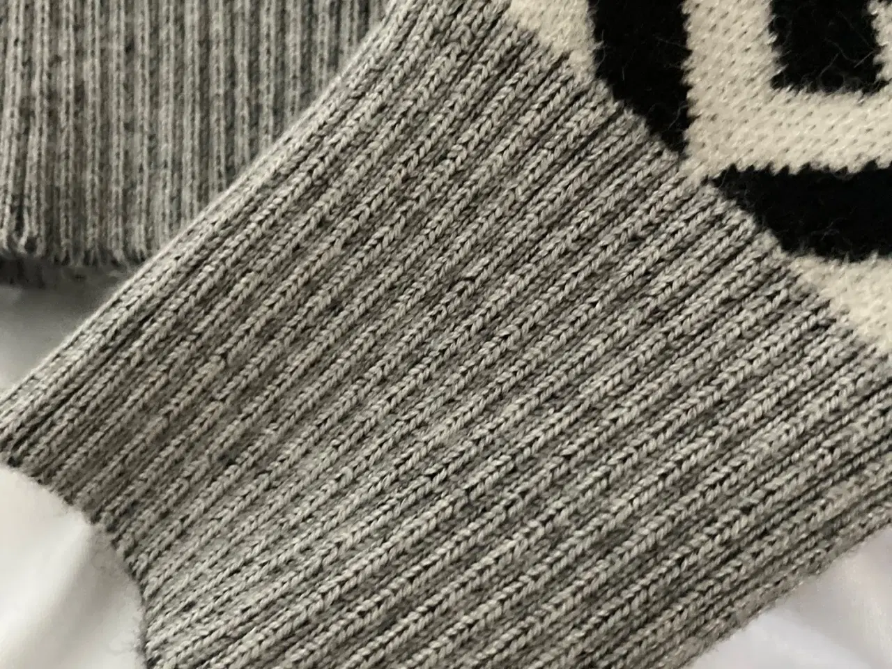 Billede 3 - Blød multifarvet sweater str. xs