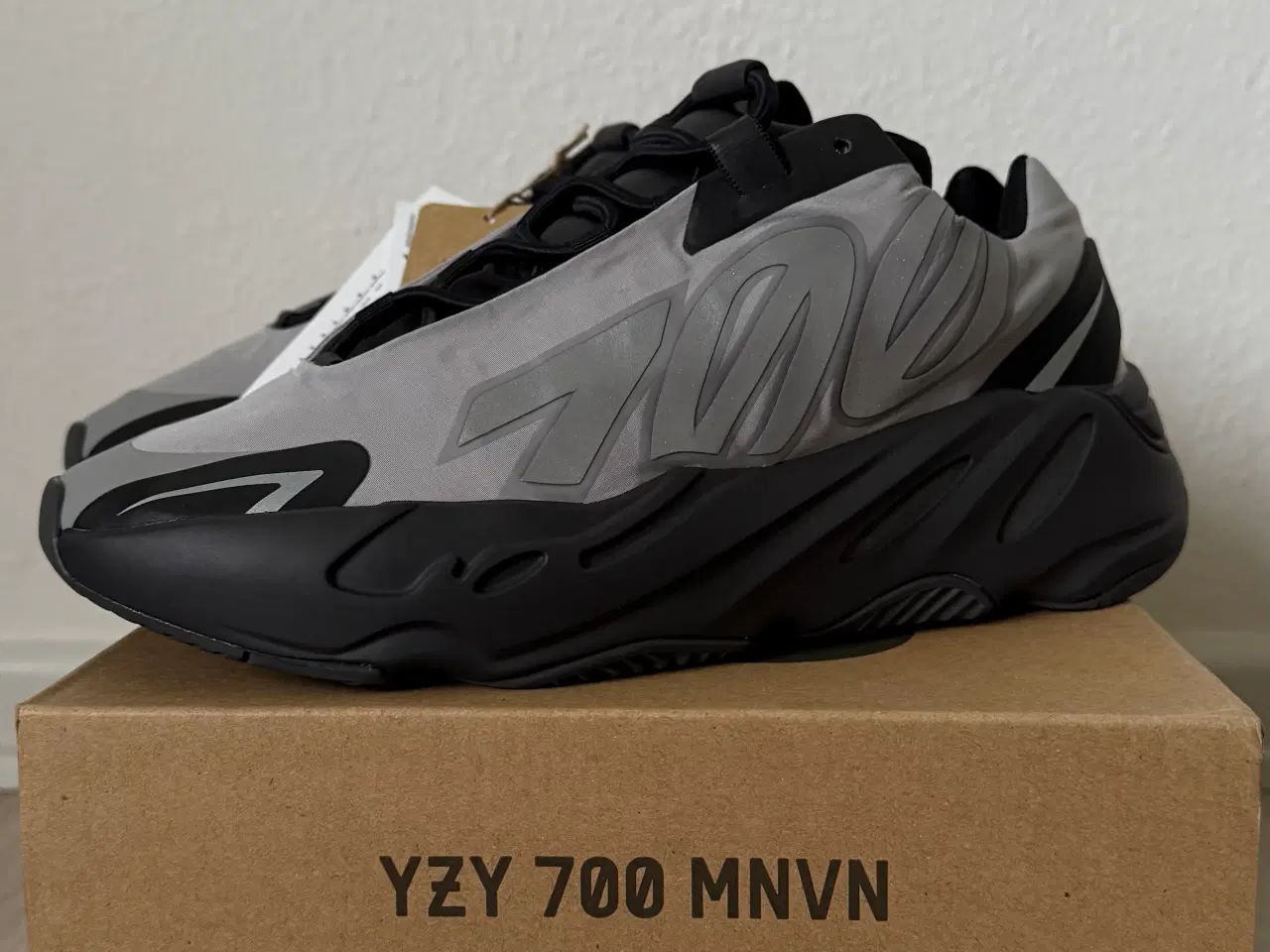 Billede 1 - Yeezy 700