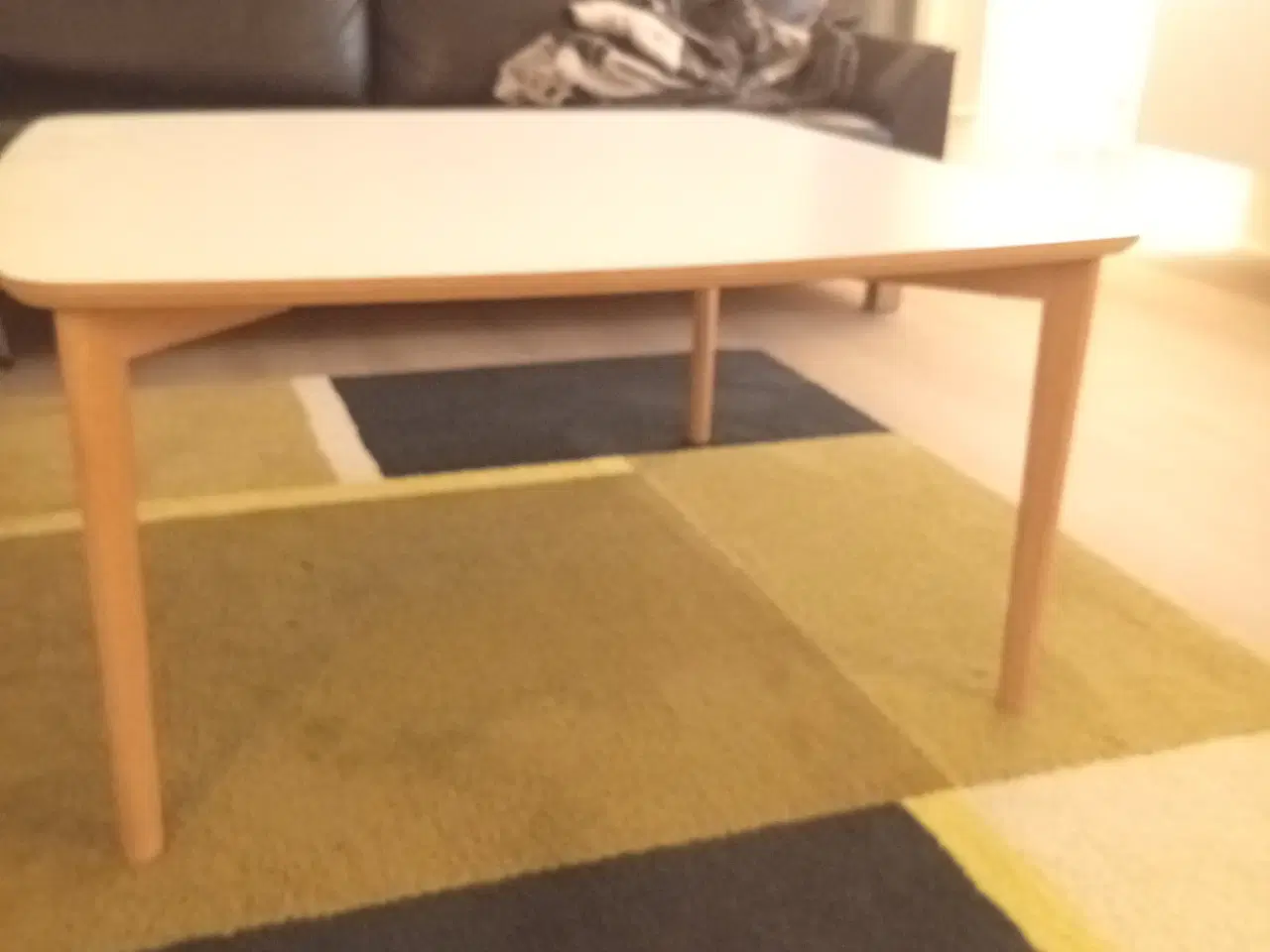 Billede 2 - Skovby sofabord og gratis sofaer med lampe