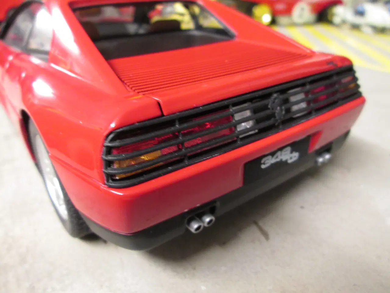 Billede 3 - Modelbil   Ferrari 348 TB   Hotwheels-elite   1:18