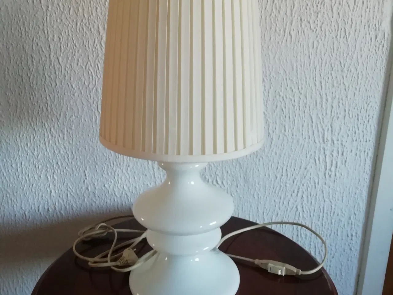 Billede 1 - Hvid Holmegaard Bordlampe