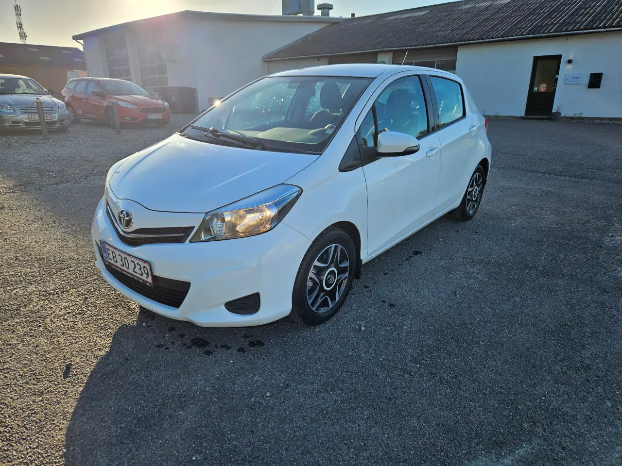 Billede 1 - Velkørende bil