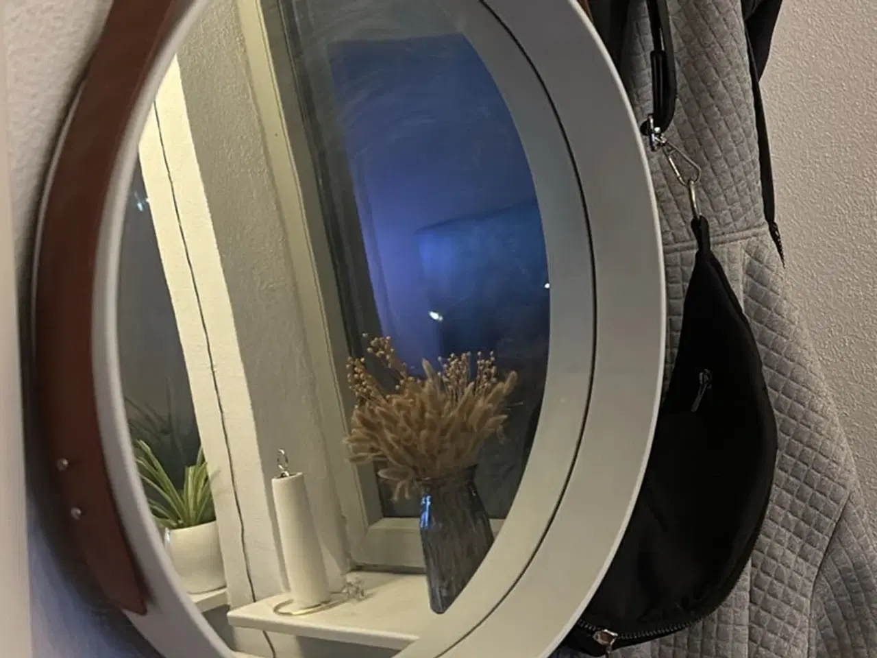 Billede 1 - Hvidt rundt spejl