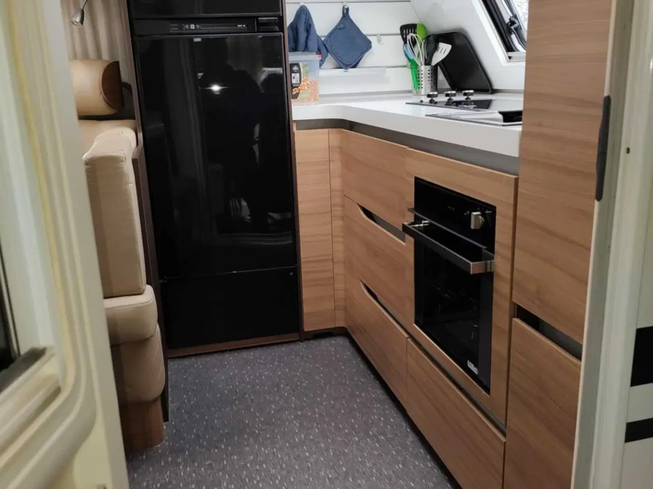 Billede 1 - Kæmpe luksusvogn med Isabella Villa helårstelt