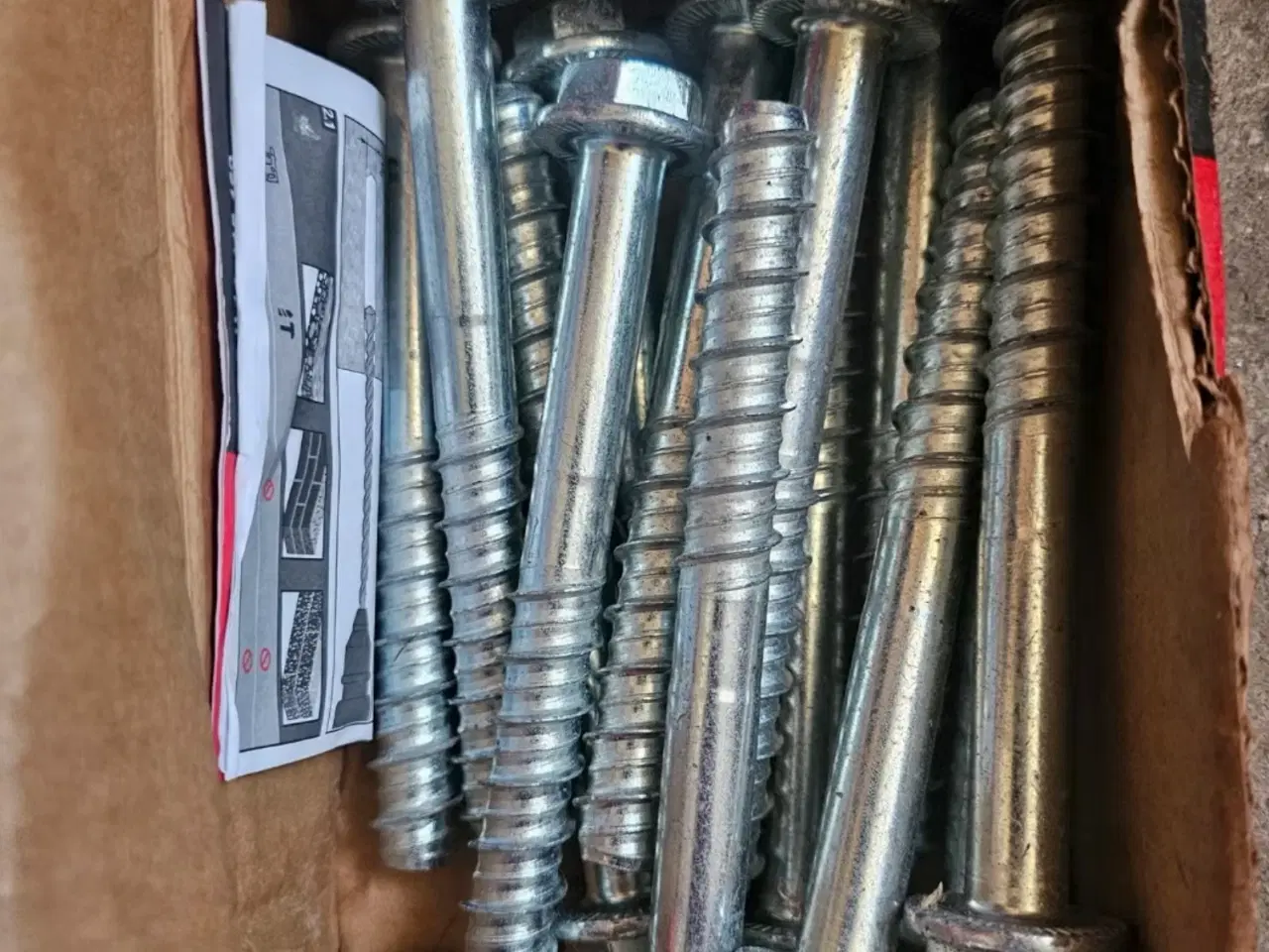 Billede 11 - KÆMPELOT Hilti fastgørelse