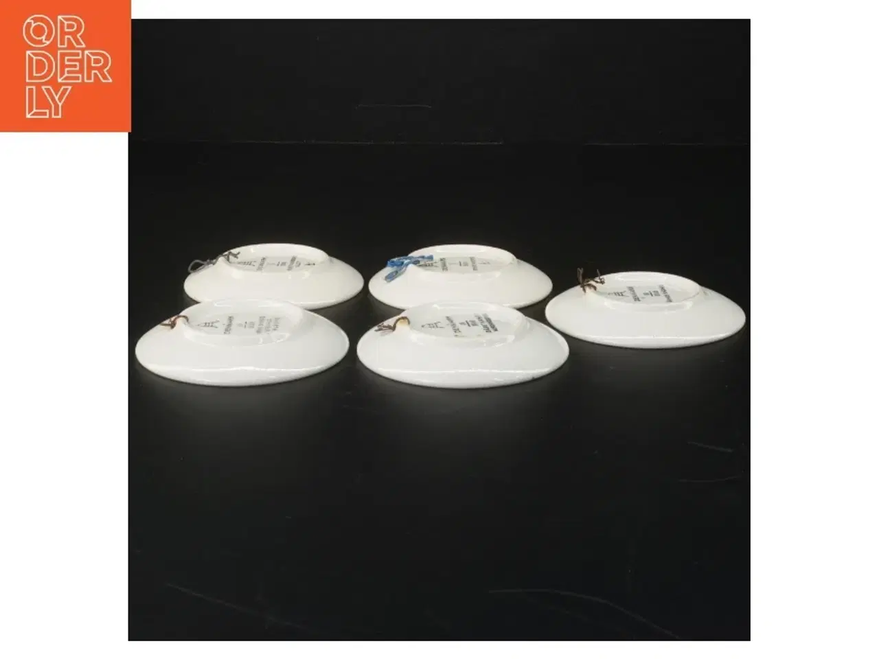 Billede 2 - Små dekorative tallerkener med danske motiver (str. Ø. 8,5 cm) fra Aluminia