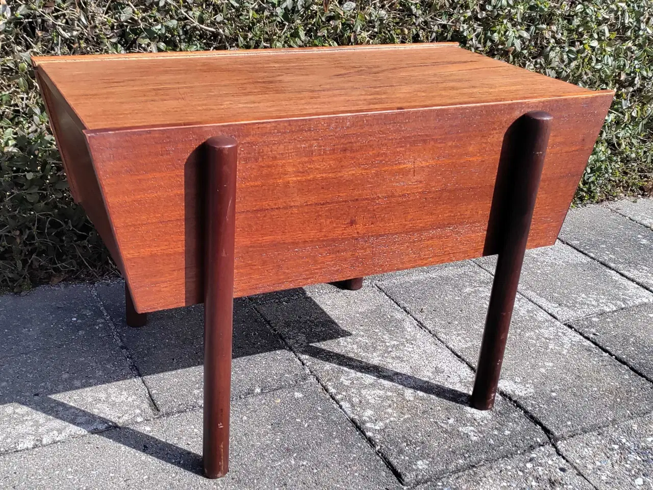 Billede 1 - Sybord med opbevaring