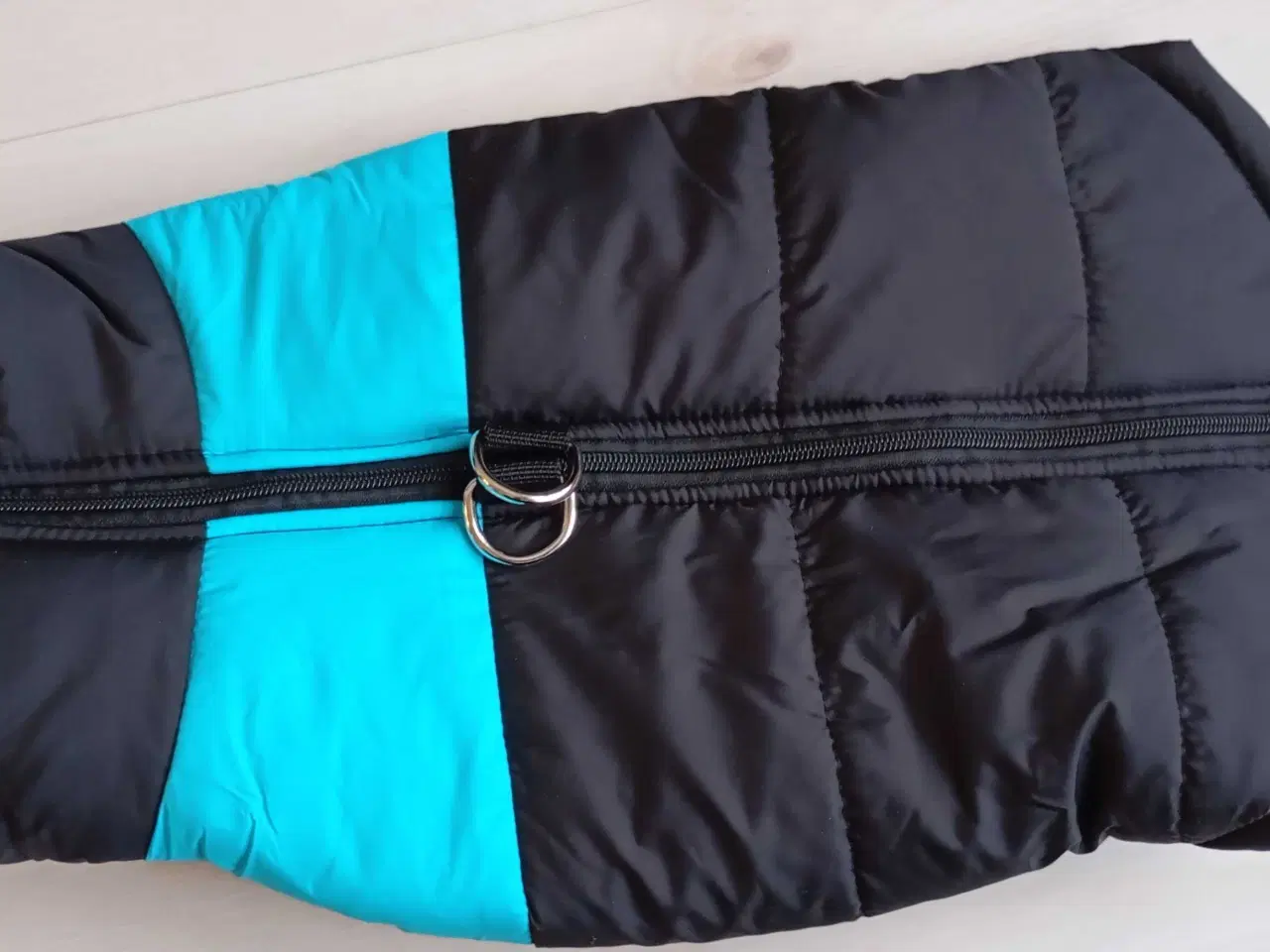 Billede 2 - Hundefrakke str. M / 43 cm. 