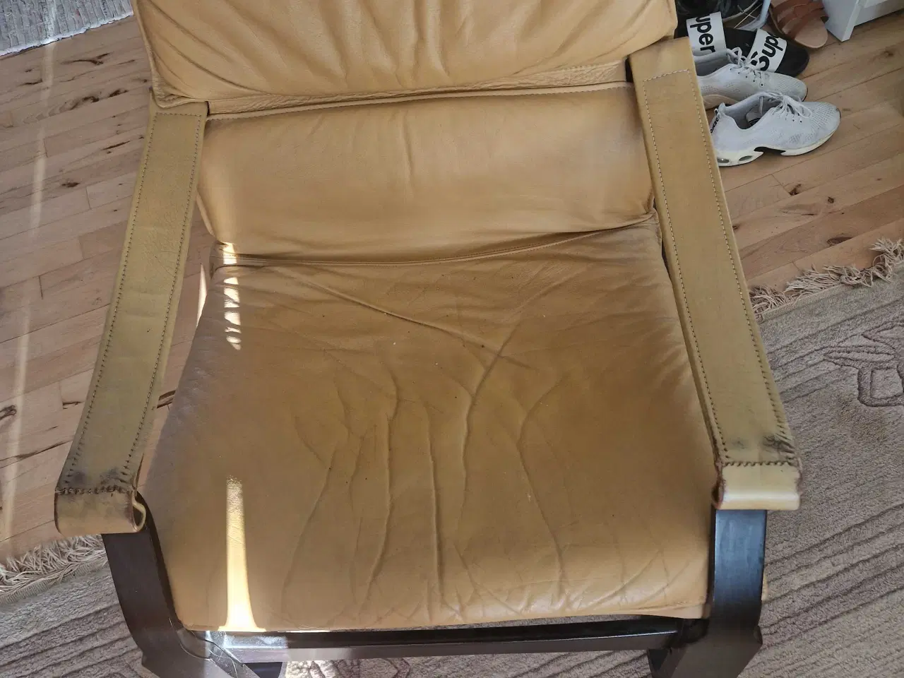 Billede 2 - Lærestol I læder, slidt men super god at sidde i