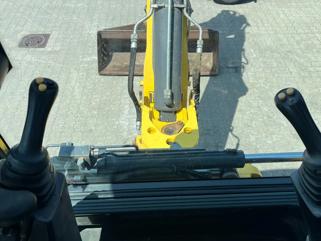 Billede 23 - New Holland B115 B Udskudsarm hurtigskifte mm.