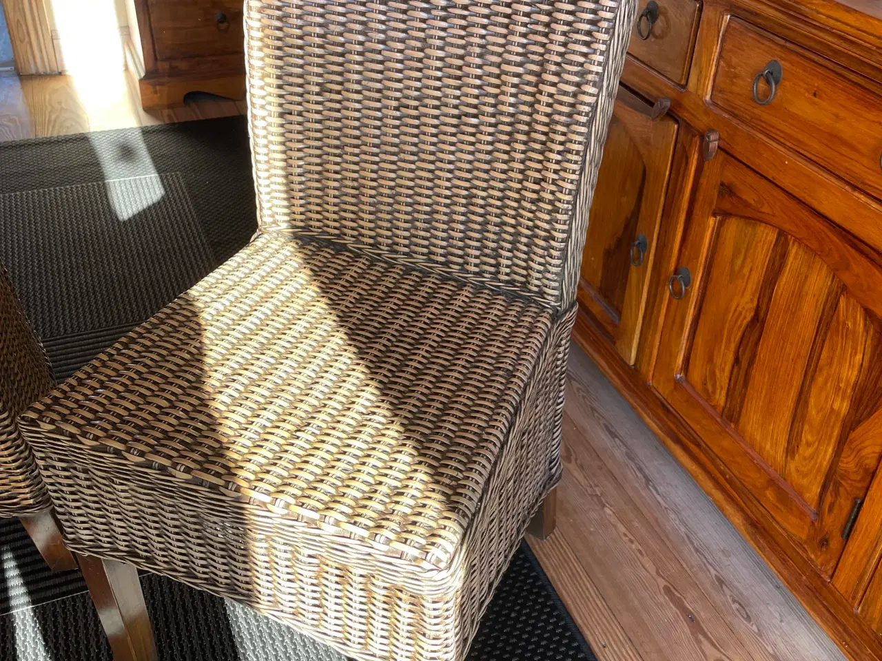 Billede 2 - Spisebord + stole - Fredericia