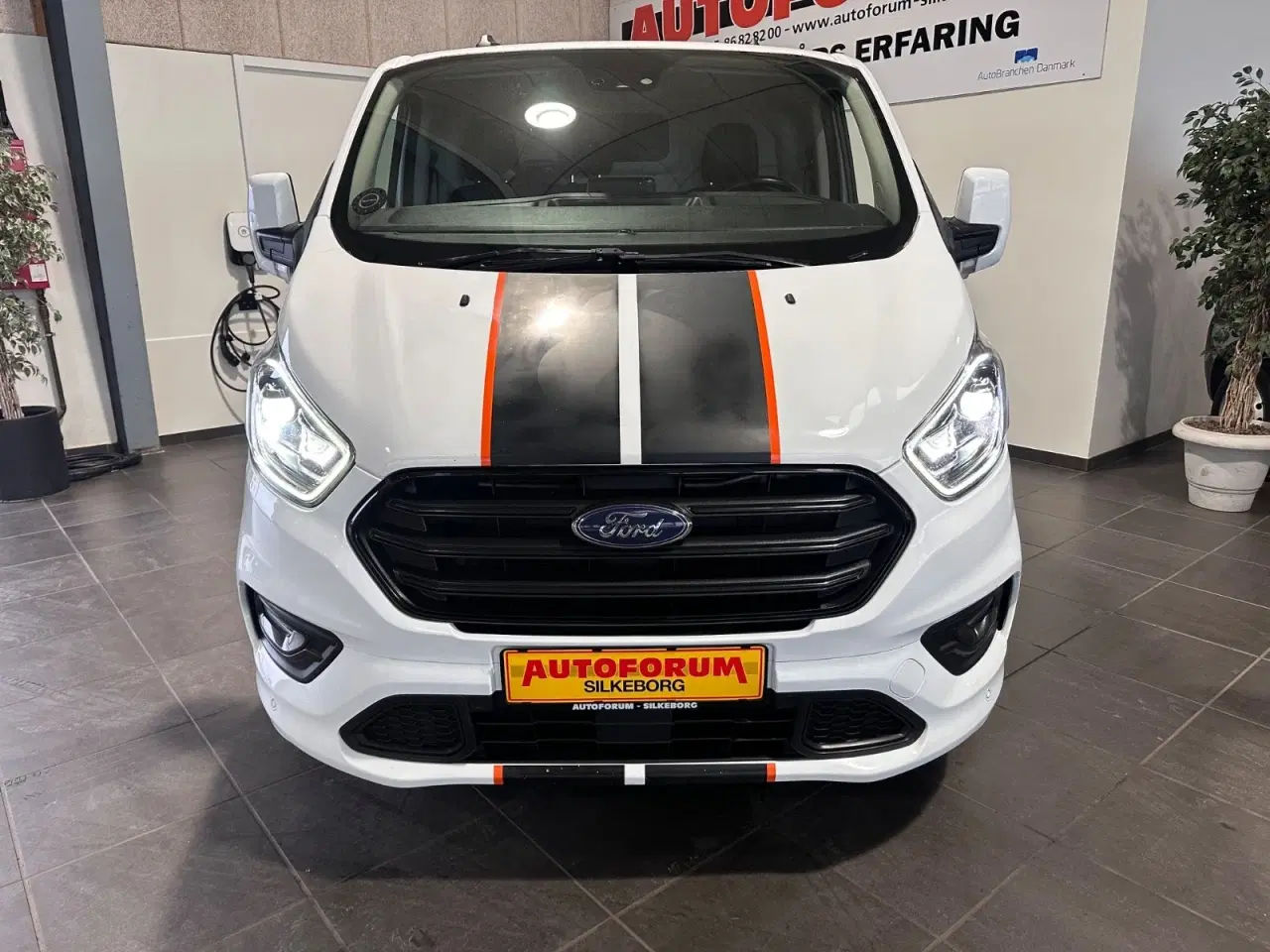 Billede 2 - Ford Transit Custom 320L 2,0 TDCi 185 Sport aut.