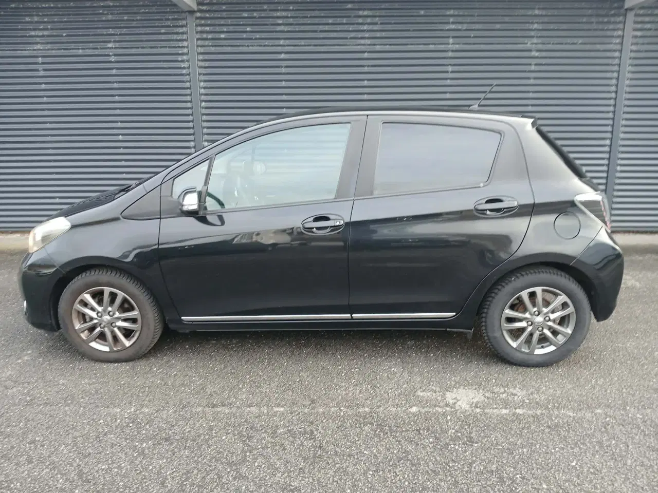 Billede 2 - Toyota Yaris 1,0 VVT-i T2 Style 69 HK 5 dørs