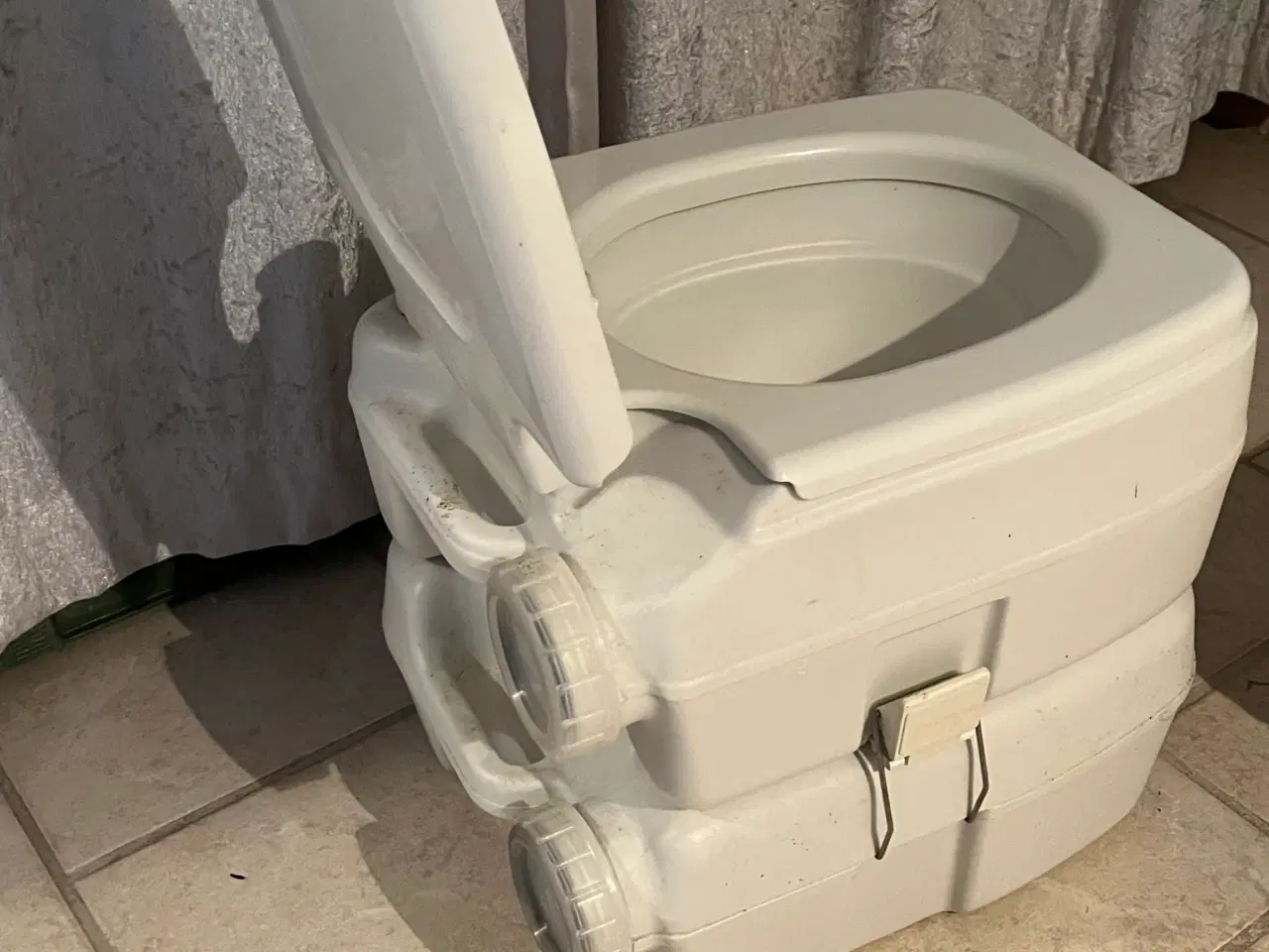 Billede 2 - Campingtoilet  Fiamma