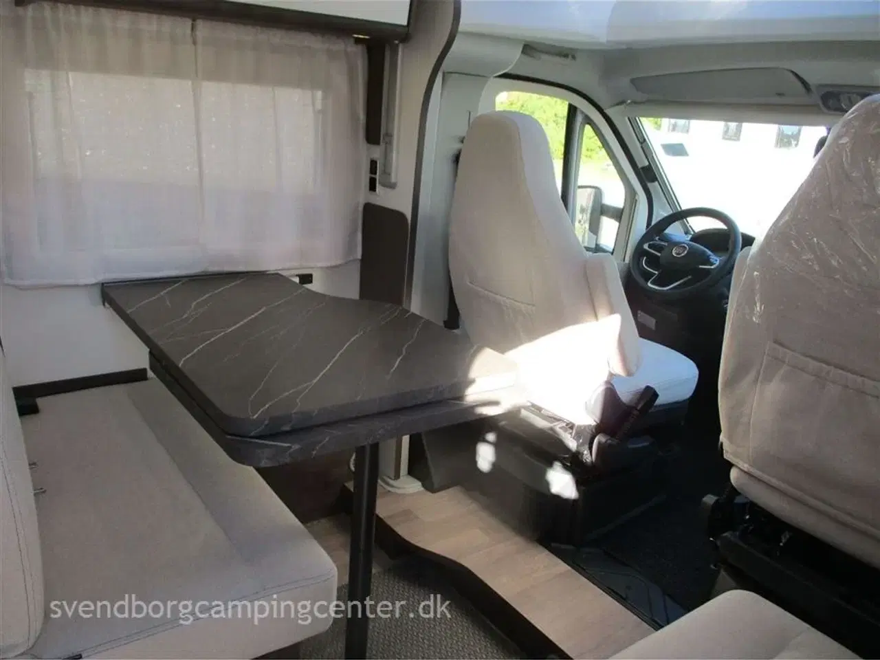 Billede 7 - 2024 - Benimar Tessoro 496 Limited   Veludstyret Benimar med Queensbed