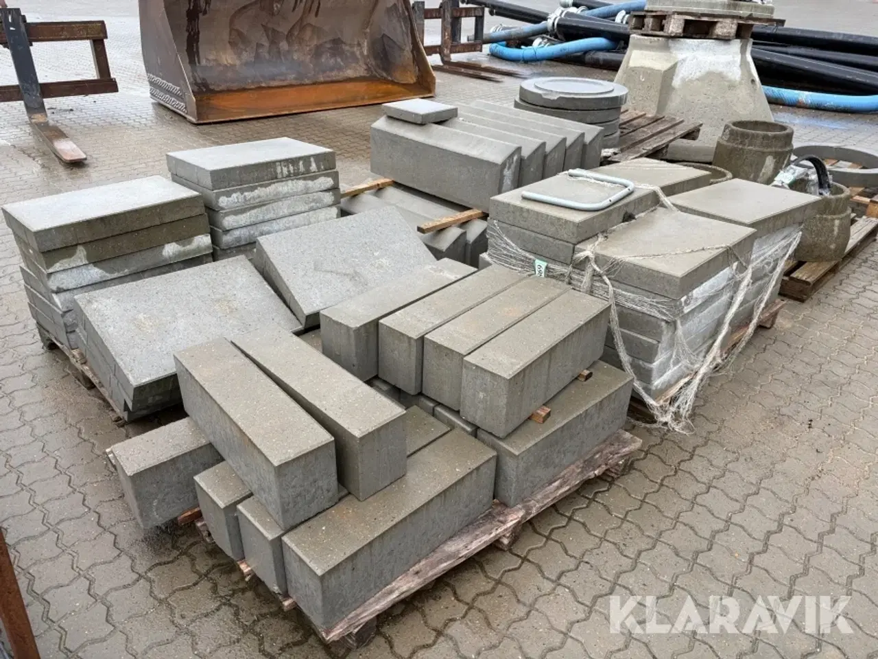 Billede 1 - Lot: beton matrialer ca 90 styk