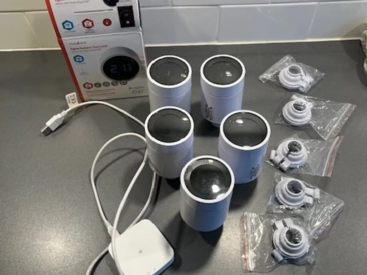 Billede 1 - Nedis Smartlife termostater, gateway & røgalarmer