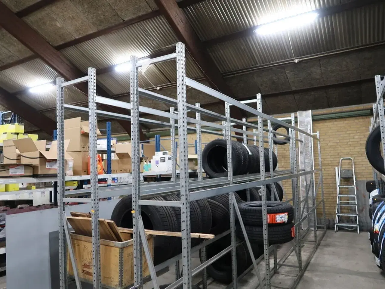 Billede 2 - 8 fag dækreoler uden indhold