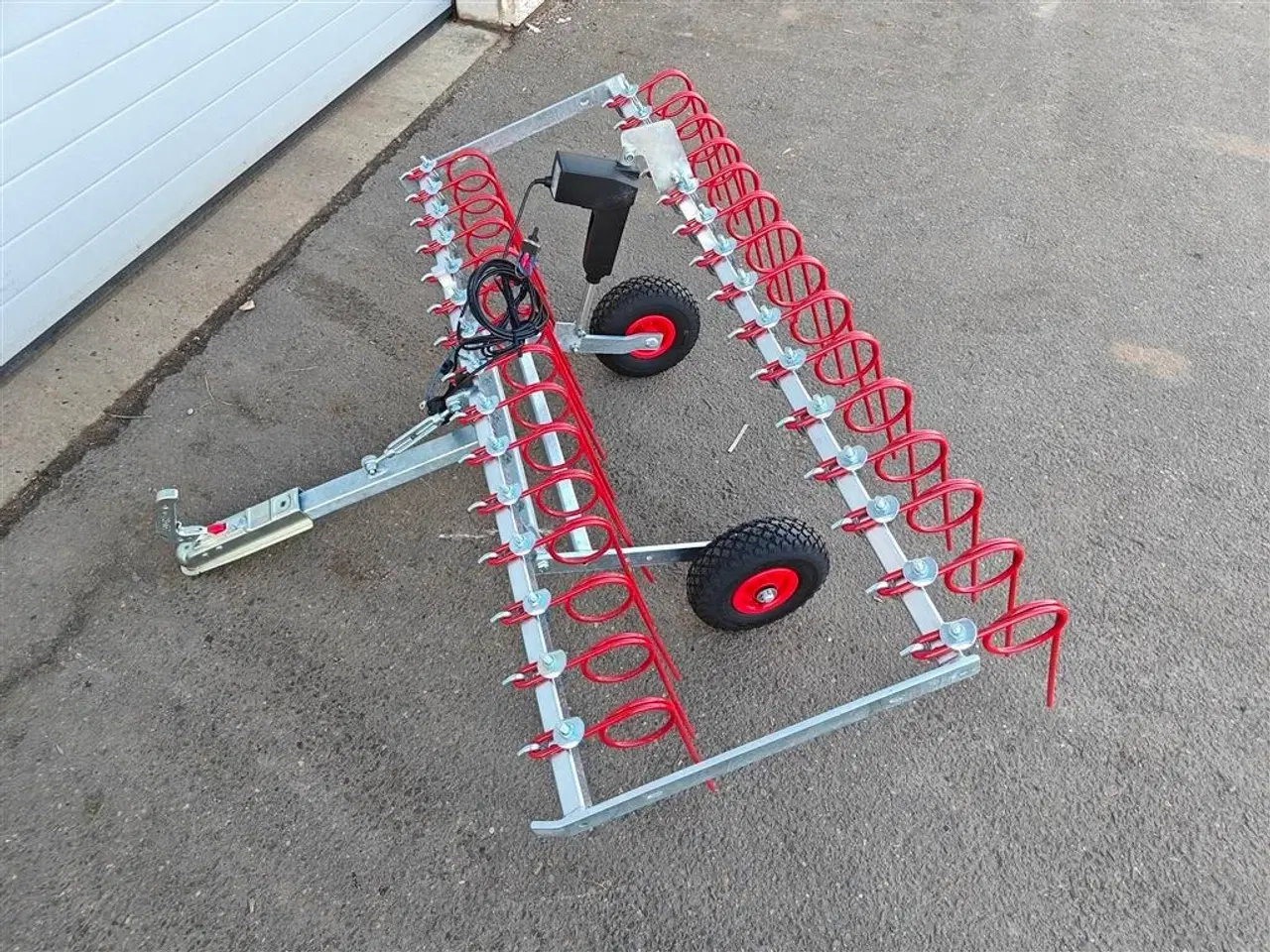 Billede 5 - Anker Bjerre Riven Gårdspladsharve 150cm Elektrisk hæve/sænk og kugletræk