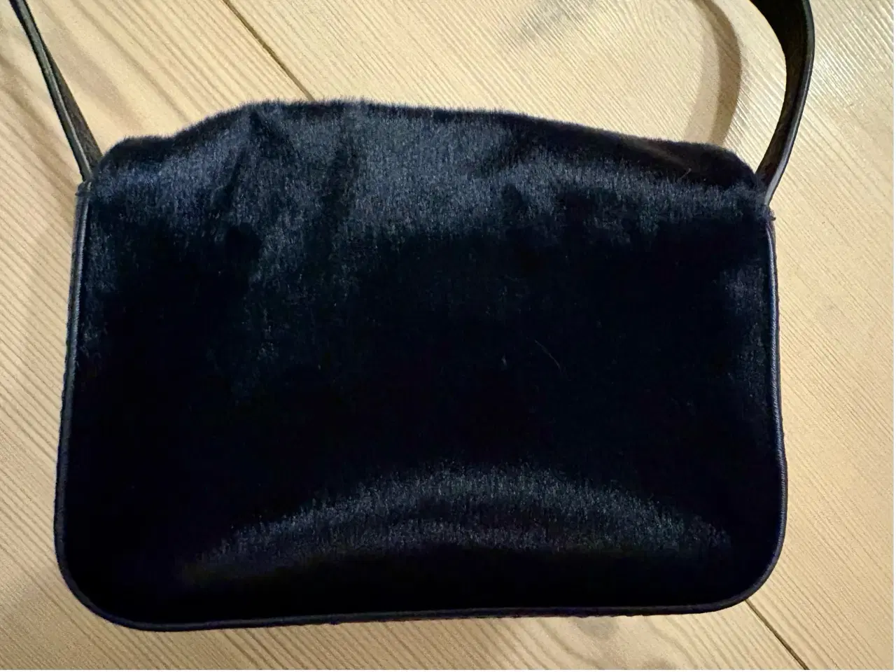 Billede 3 - Armani - gå-i-byen-taske