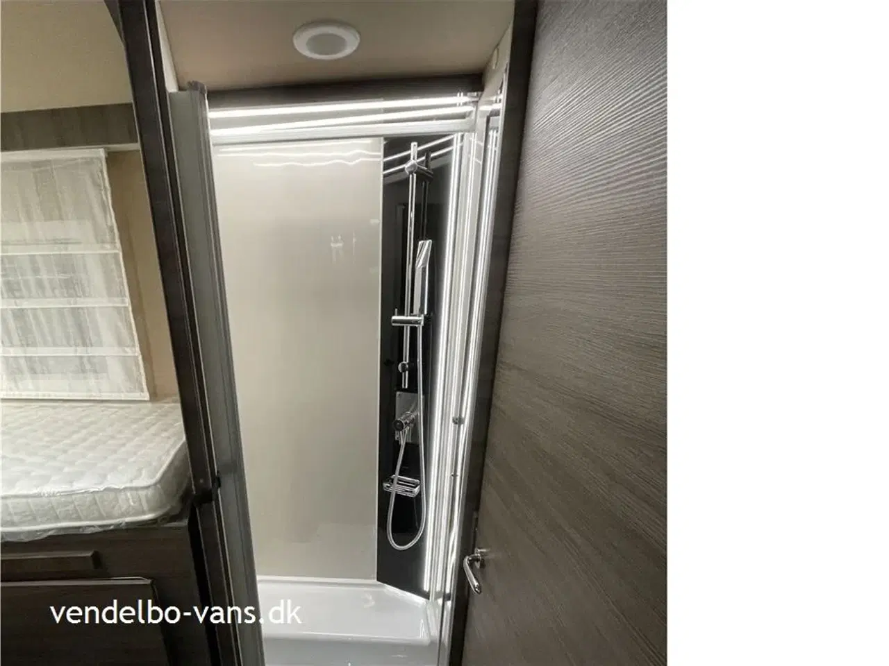 Billede 17 - 2025 - McLouis Mc4 873 G Enkeltseng og stor garage under - hæve/sænkeseng - Automatgear