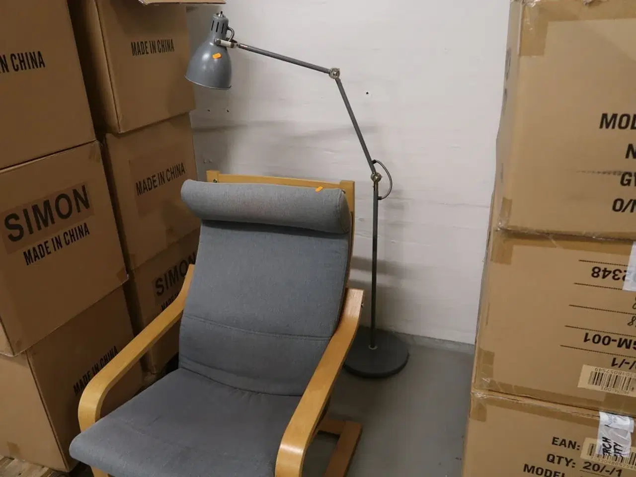 Billede 3 - Lænestol samt gulvlampe