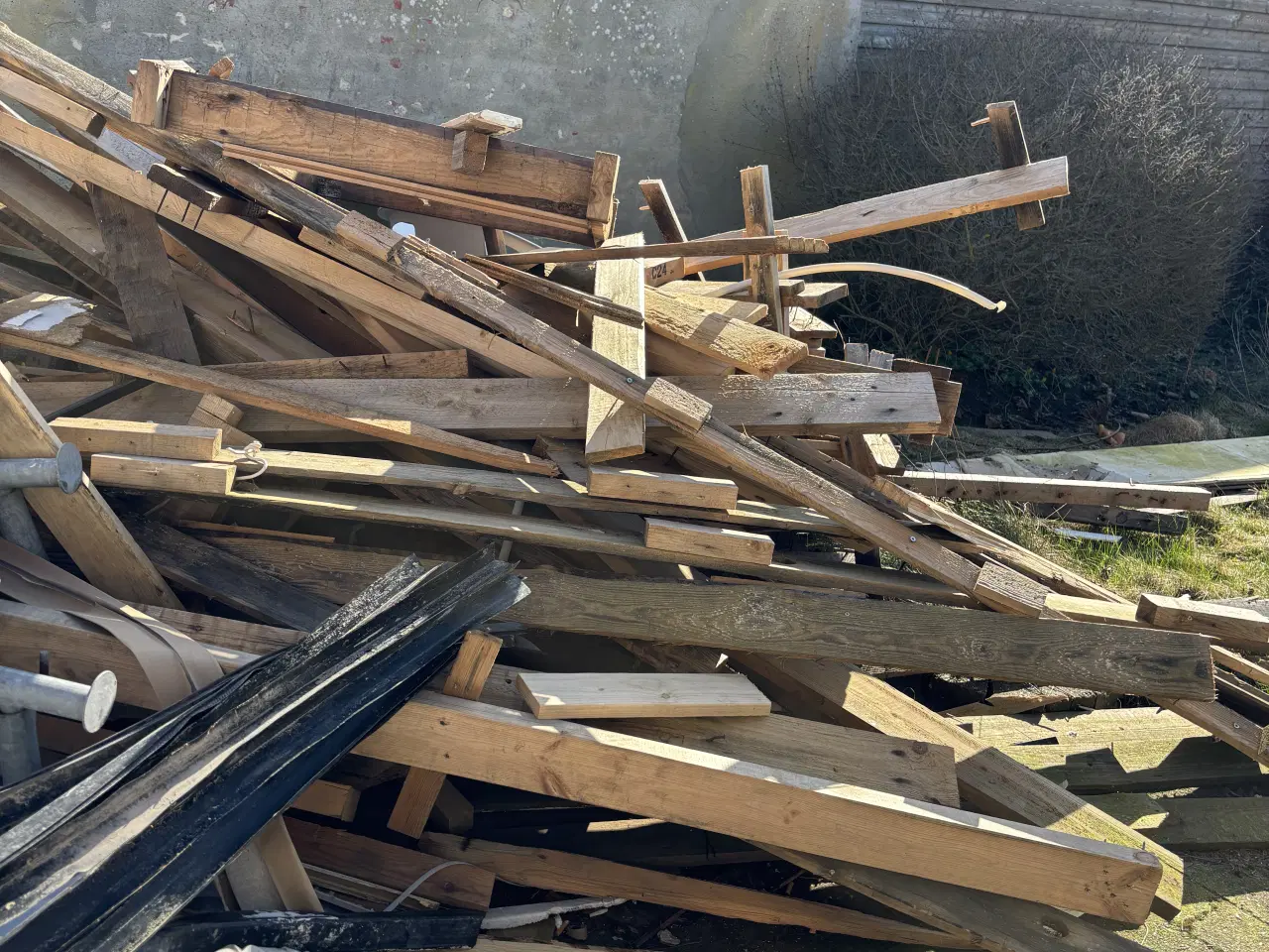 Billede 1 - GRATIS træ som kan anvendes til brændsel