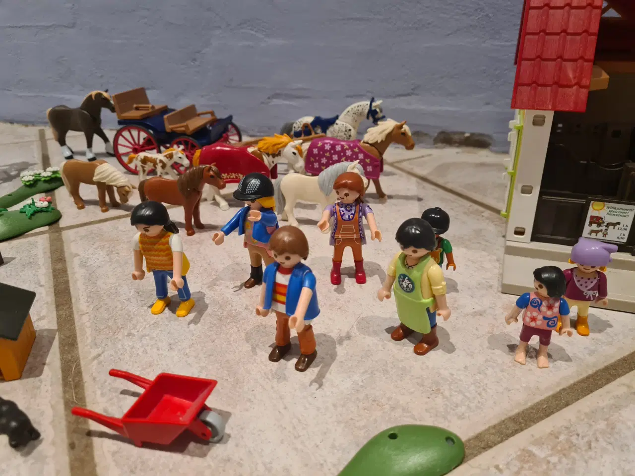 Billede 3 - Playmobil hestestald og beslagsmed