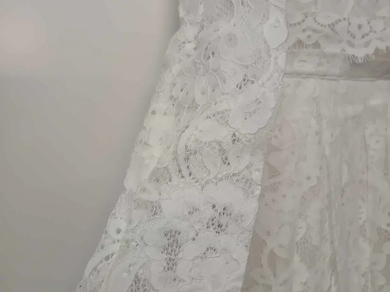 Billede 10 - Ny brudekjole med ærmer str.40 fra asos bridal.