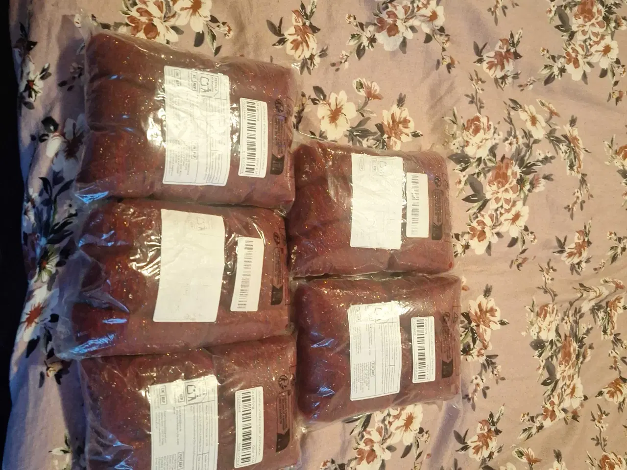 Billede 5 - Garn  røde  med sølvtråde blødt 