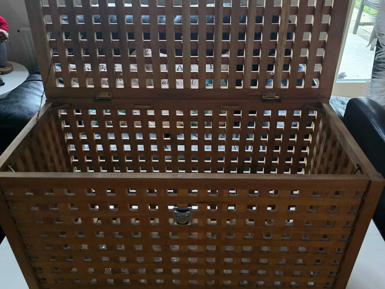 Billede 5 - Vasketøjkurv i valnøddetræ 