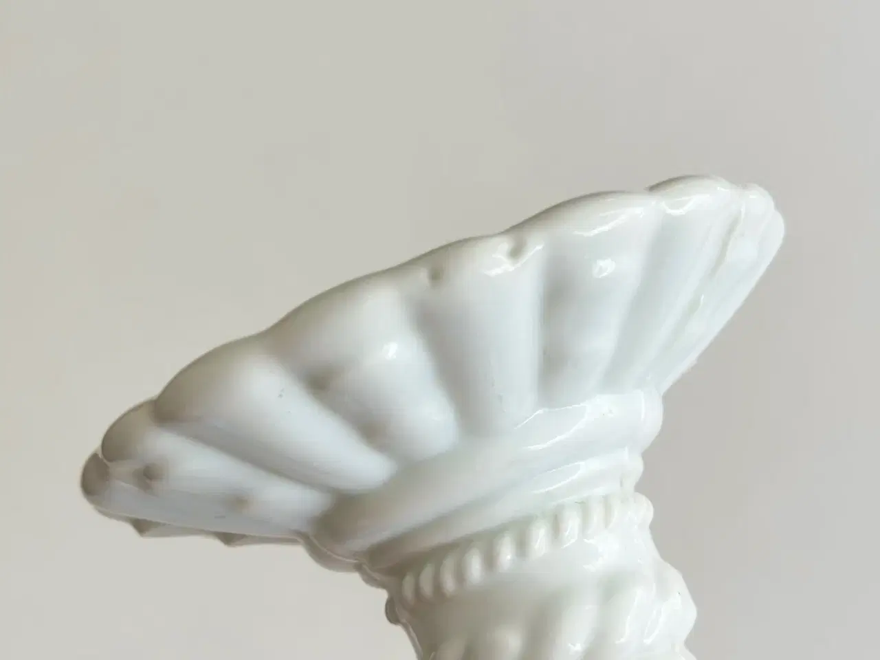 Billede 7 - Lysestage, opalineglas