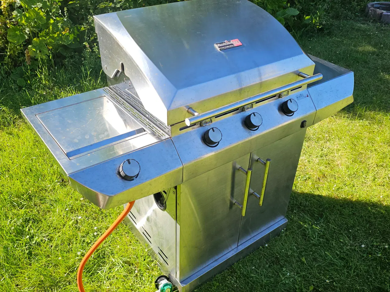 Billede 2 - Stor Char-Broil Performance gasgrill inkl. overtræ