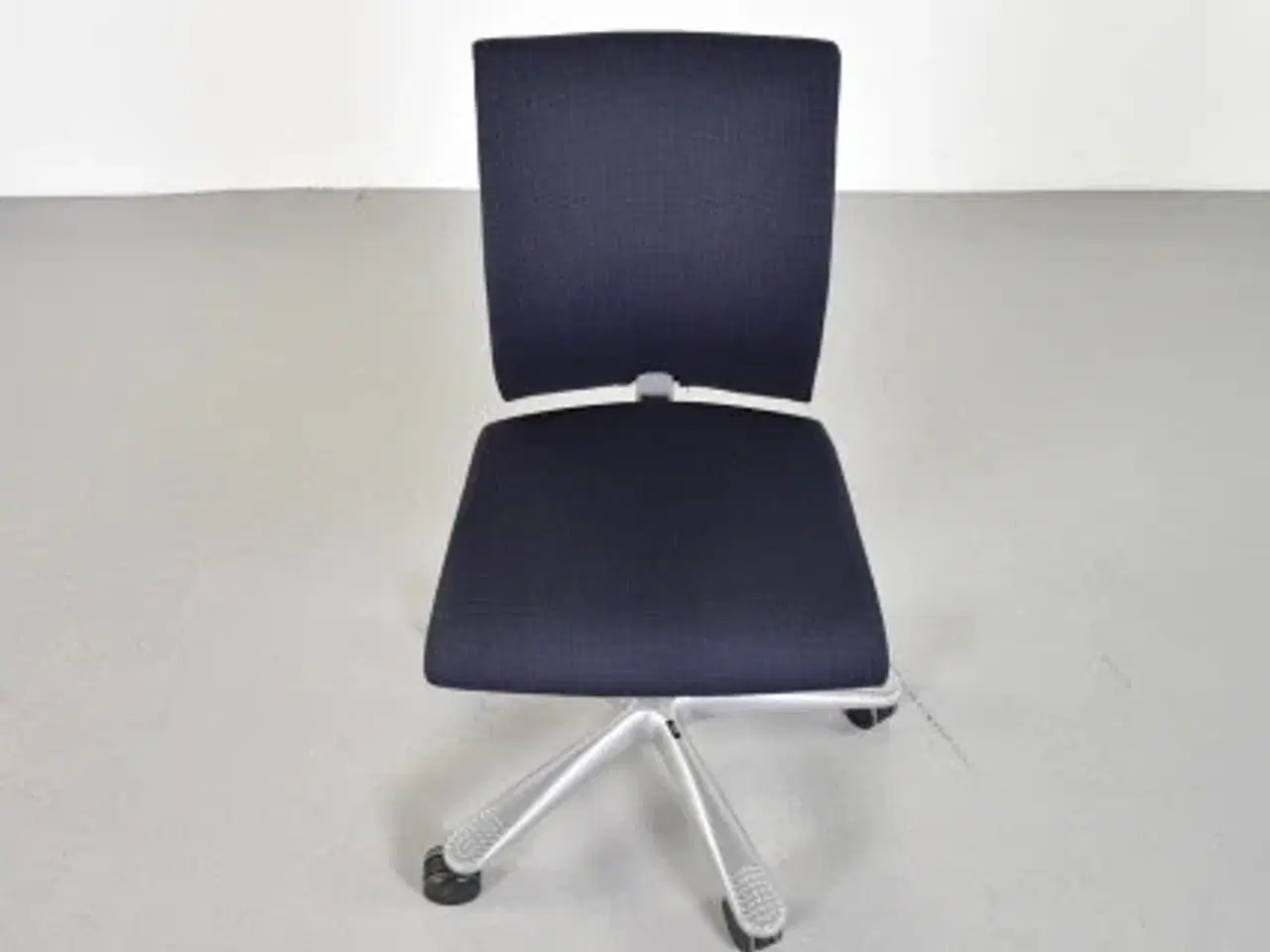 Billede 5 - Häg h04 credo 4200 kontorstol med sort/blå polster og alugråt stel
