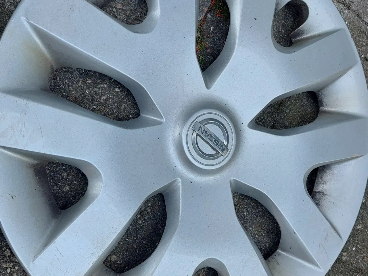 Billede 2 - Nissan hjulkapsler