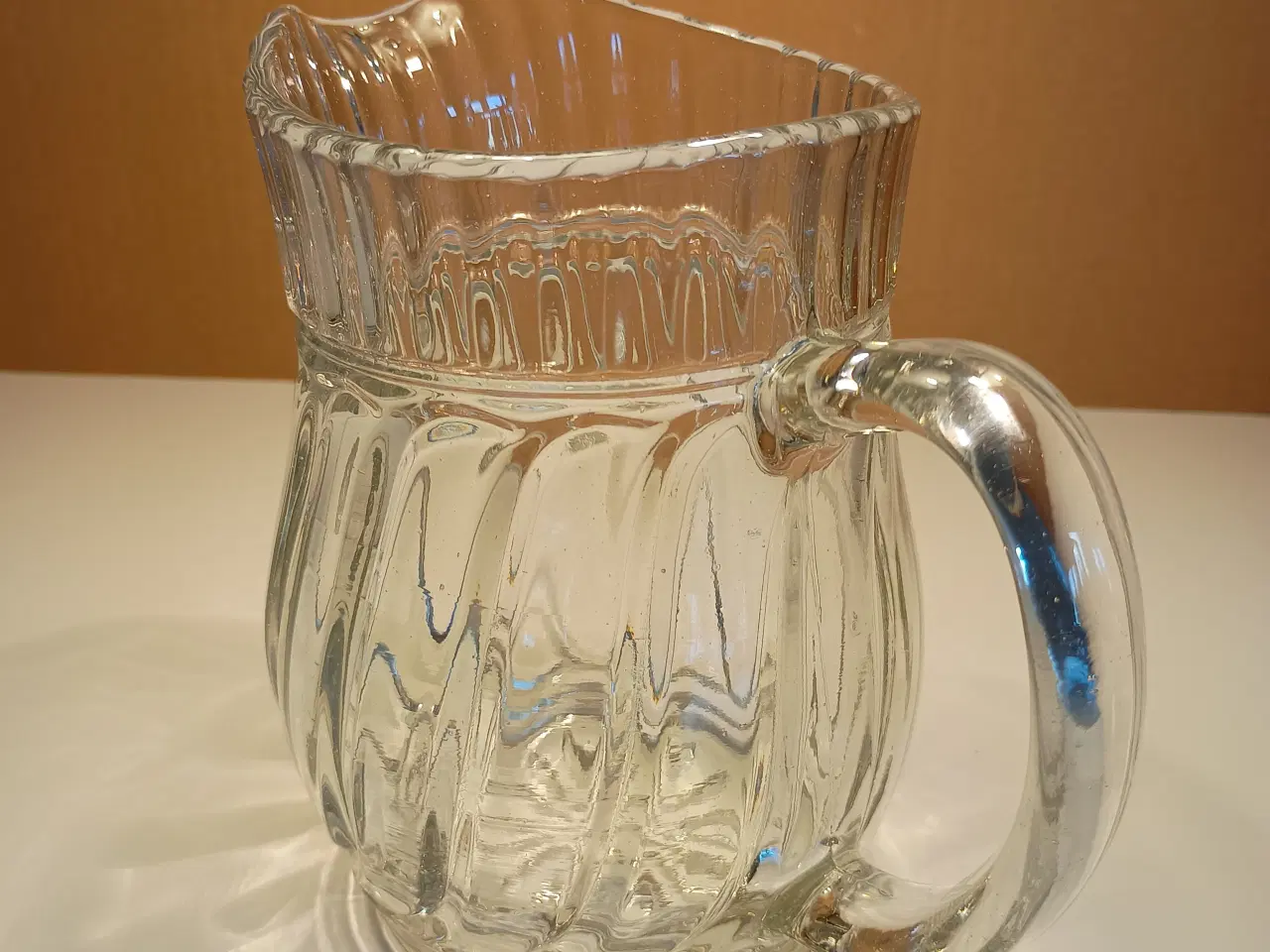 Billede 2 - Gammel glaskande i presset glas