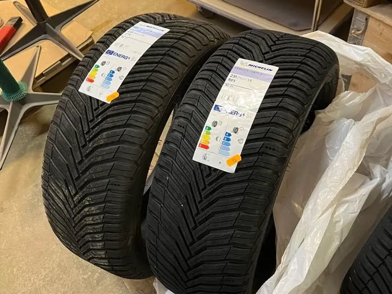 Billede 1 - 2 stk. bildæk MICHELIN CROSSCLIMATE 2 235/45 R18