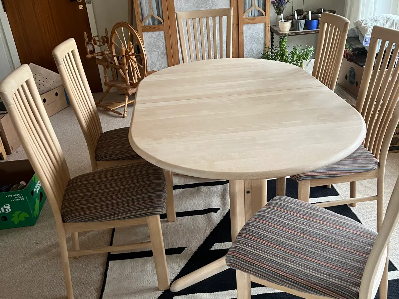 Billede 1 - Skovby spisebord med 6 stole