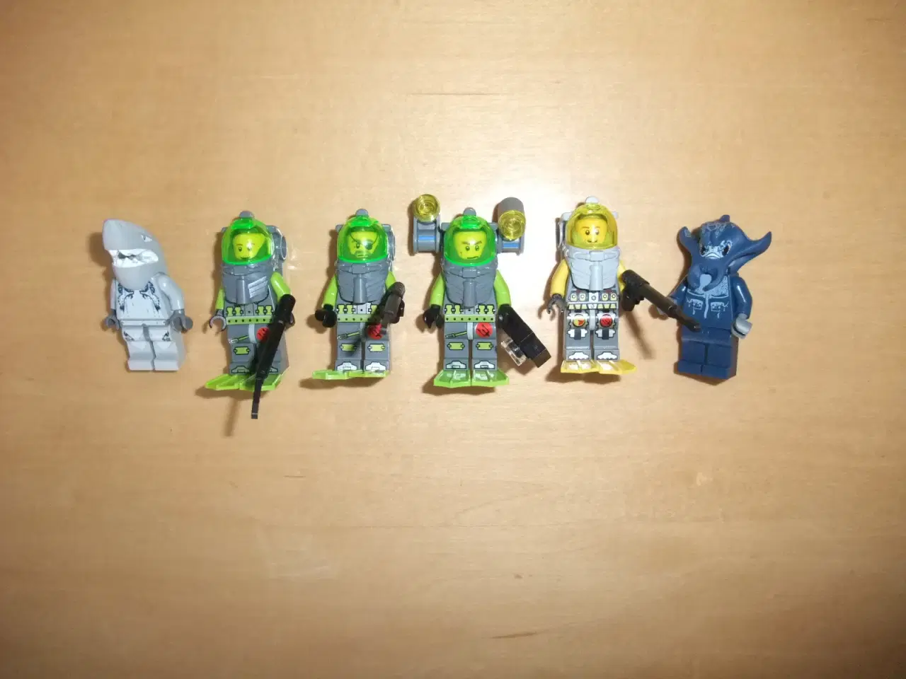 Billede 1 - Lego Atlantis Figurer+Våben