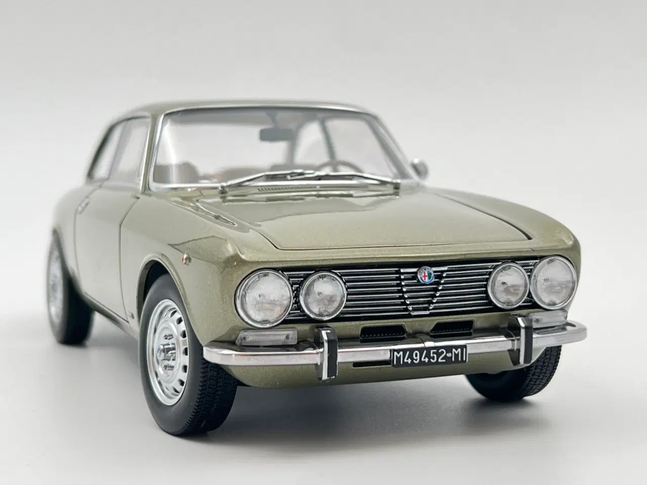 Billede 9 - 1973 Alfa Romeo 2000 GTV - Limited Edition - 1:18