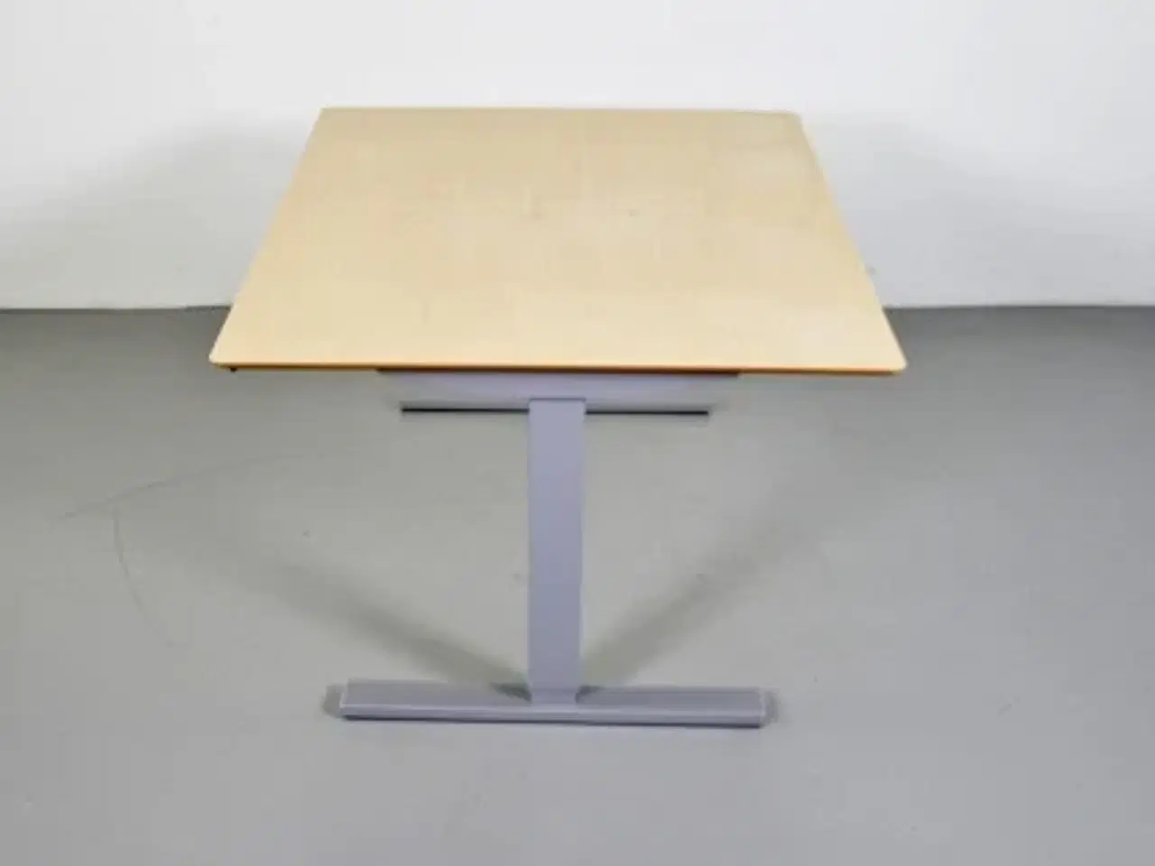 Billede 2 - Scan office hæve-/sænkebord med birkelaminat, 140 cm.