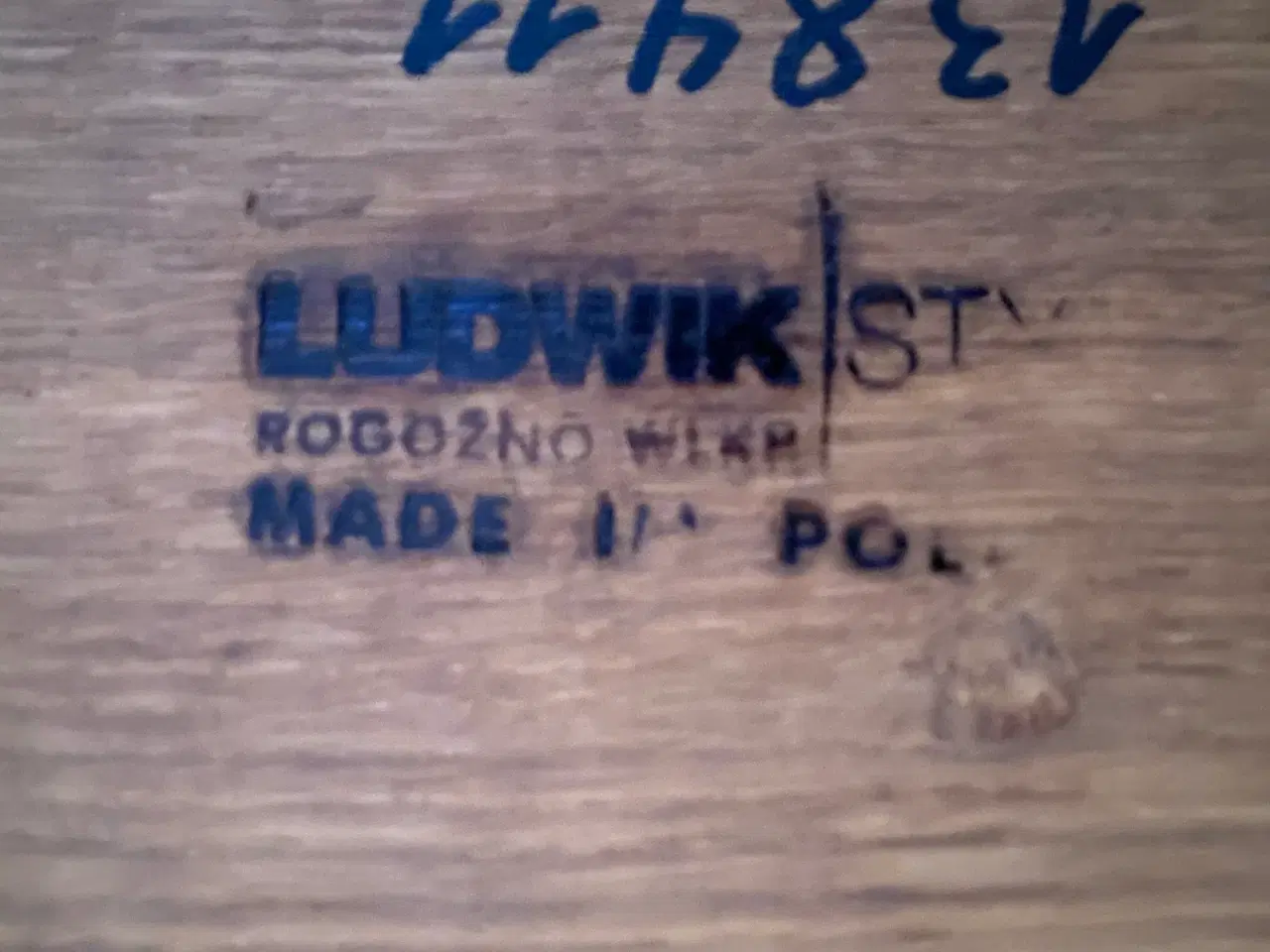 Billede 4 - Massiv egetræs spisebord samt J 39 stole